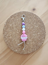 Load image into Gallery viewer, Cupcake Keychain