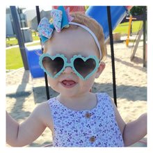 Load image into Gallery viewer, Heart Sunglasses