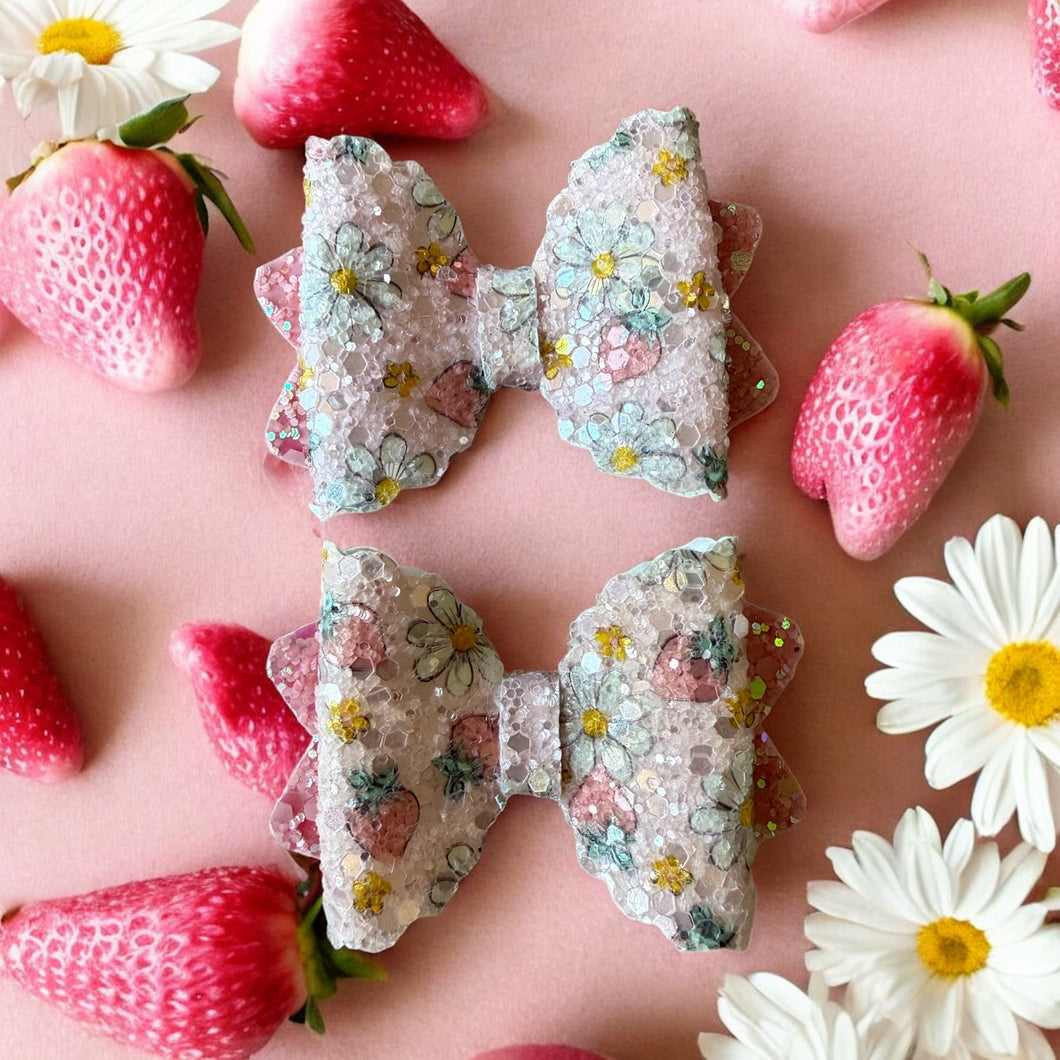 Strawberry Daisy Piggies
